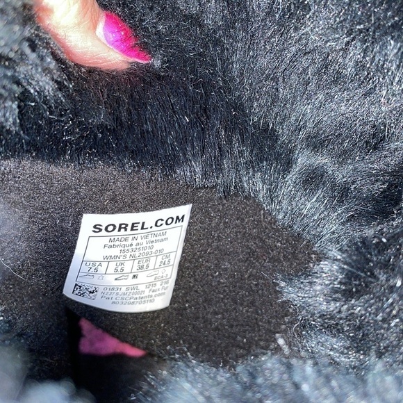 Sorel black suede, tall lace up winter boot size 7.5 - Picture 7 of 8